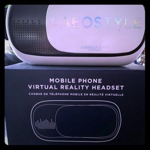 Pair of virtual reality headsets (2)